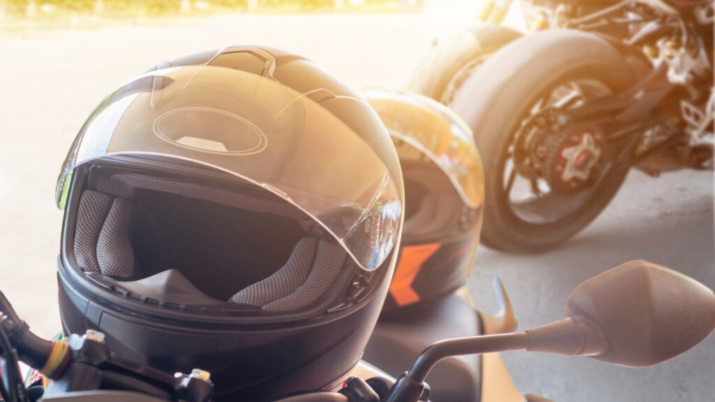 Equipements pour moto sportive